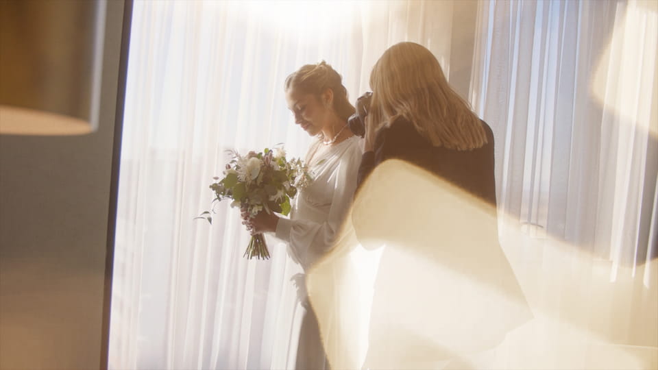 Light Leak - Soft Golden Wash