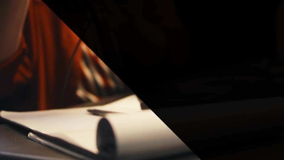 Swipe - Solid Down Left