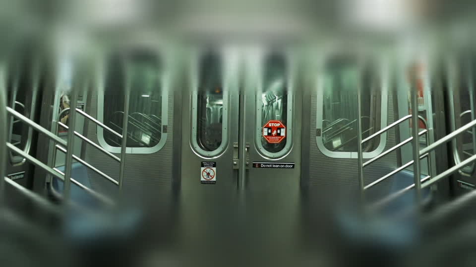 Blur - Reflected Top & Bot