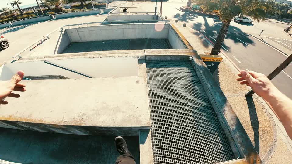 Zoom - In Right Twist