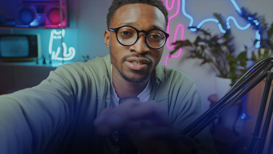 Overlay - Black Blue Bottom Fade